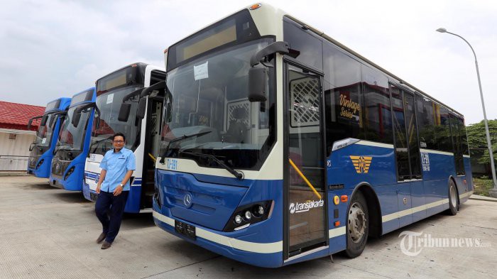 Tuntut THR, Ratusan Pekerja Transjakarta Mogok